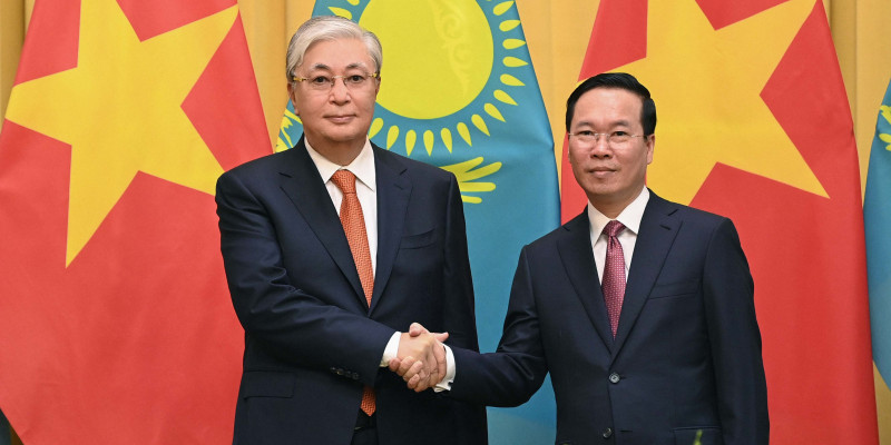 Глава государства провел переговоры с Президентом Вьетнама Во Ван Тхыонгом