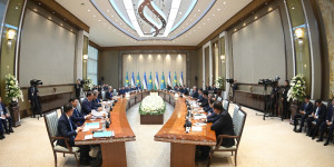 Қазақстан мен Өзбекстан президенттері кеңейтілген құрамда келіссөз жүргізді