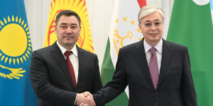 Тоқаев Қырғызстан Президентімен кездесті
