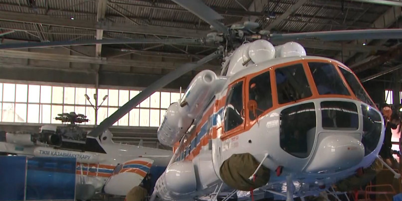 Первый собранный в Казахстане вертолет МИ-8 АМТ передали МЧС