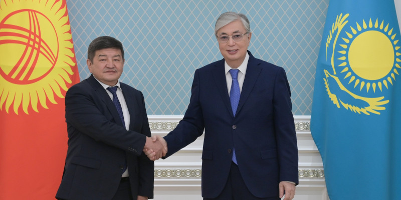 Глава государства принял председателя Кабинета министров – руководителя администрации президента Кыргызстана