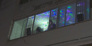 Житель столицы устроил концерт на балконе