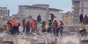 Казахстанским спасателям выплатят вознаграждение из бюджета МЧС за участие в операции в Турции
