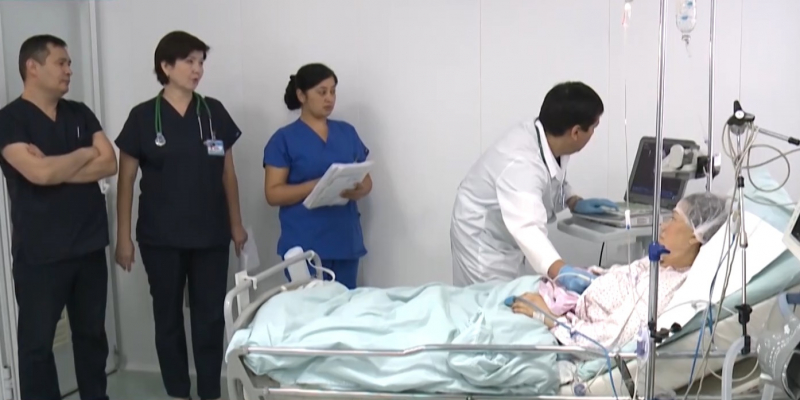Уникальную операцию пациентке с редким диагнозом провели в Шымкенте