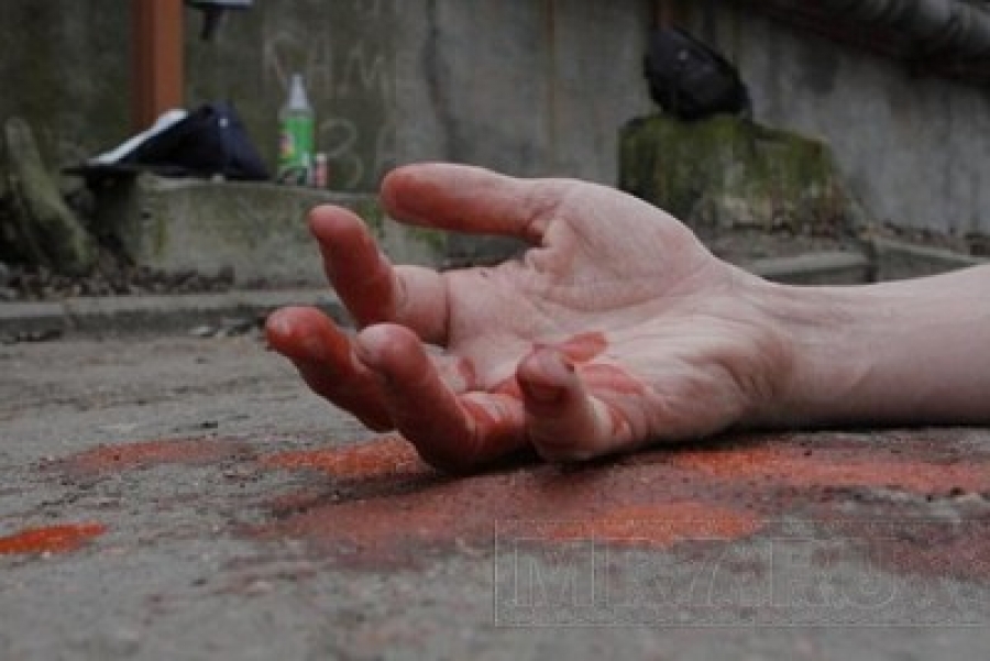 В ЗКО полицейский досмерти избил мужчину