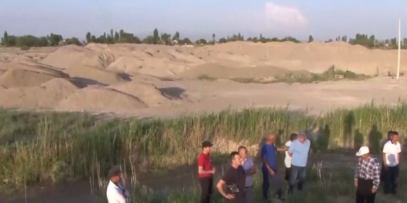 Жители села страдают от карьеров по добыче щебня в Жамбылской области