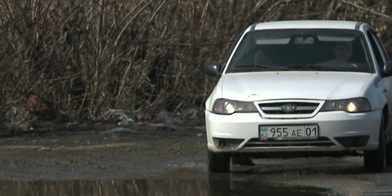 Автодороги Усть-Каменогорска не выдержали холодной зимы