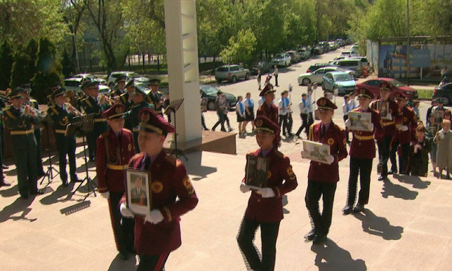 Алматыдағы Тұңғыш президент қорында «Мәңгілік полк» шеруі өтті