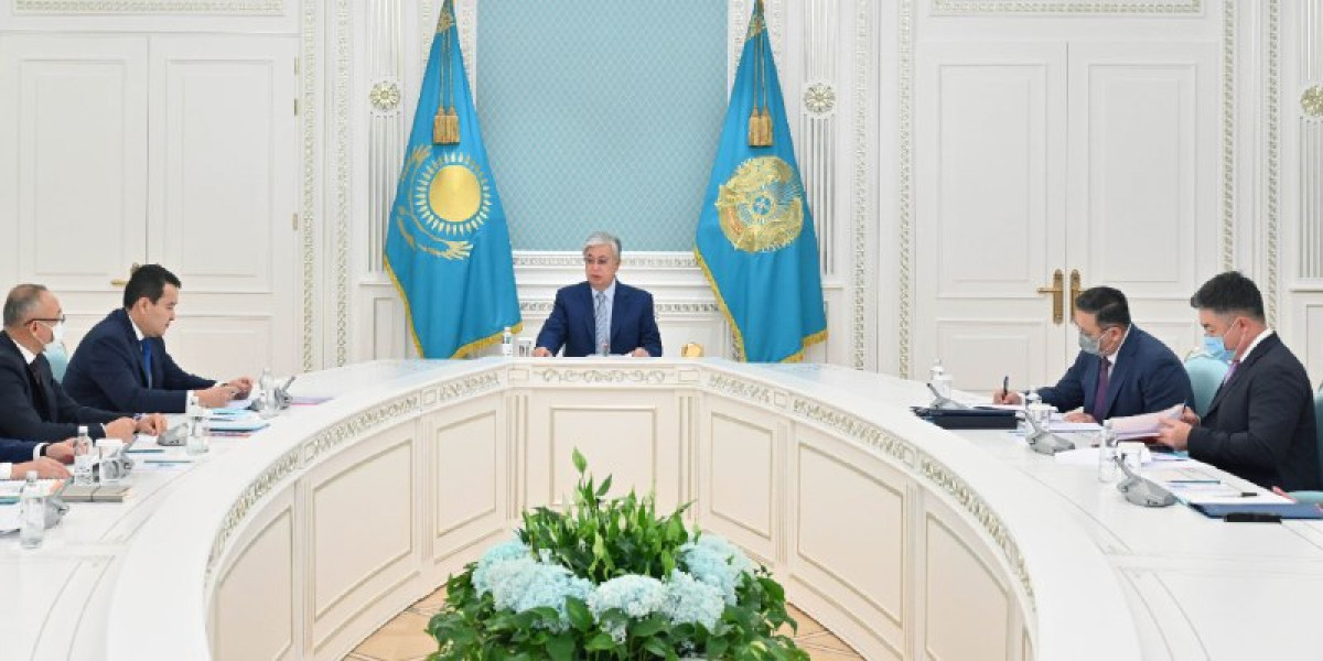 Президент экономикалық мәселелер жөнінде кеңес өткізді