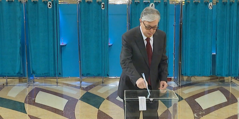 К.Токаев проголосовал на выборах президента РК