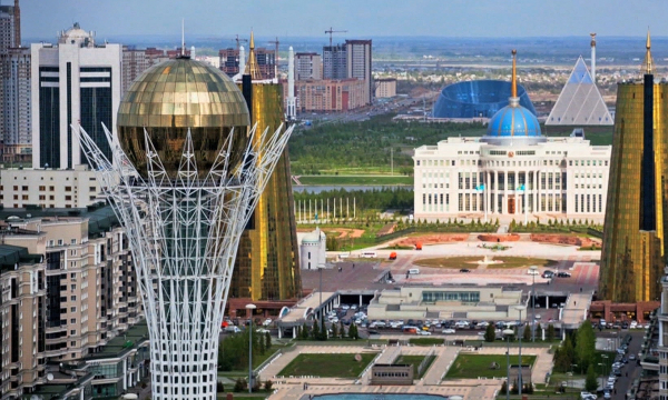О трудных временах в становлении Казахстана рассказал Н.Назарбаев в книге «Эра независимости»