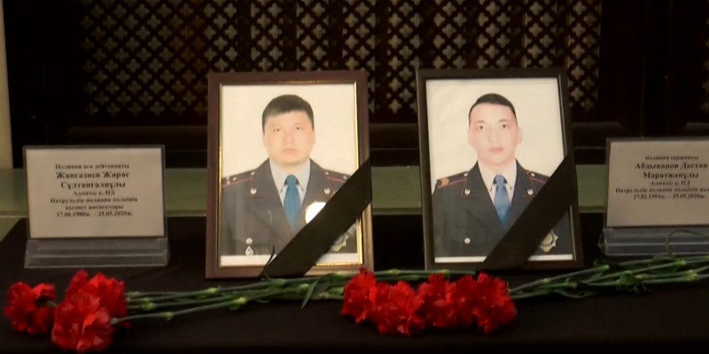 Трагедия на блокпосту в Алматы: двое полицейских погибли, за жизнь третьего борются врачи