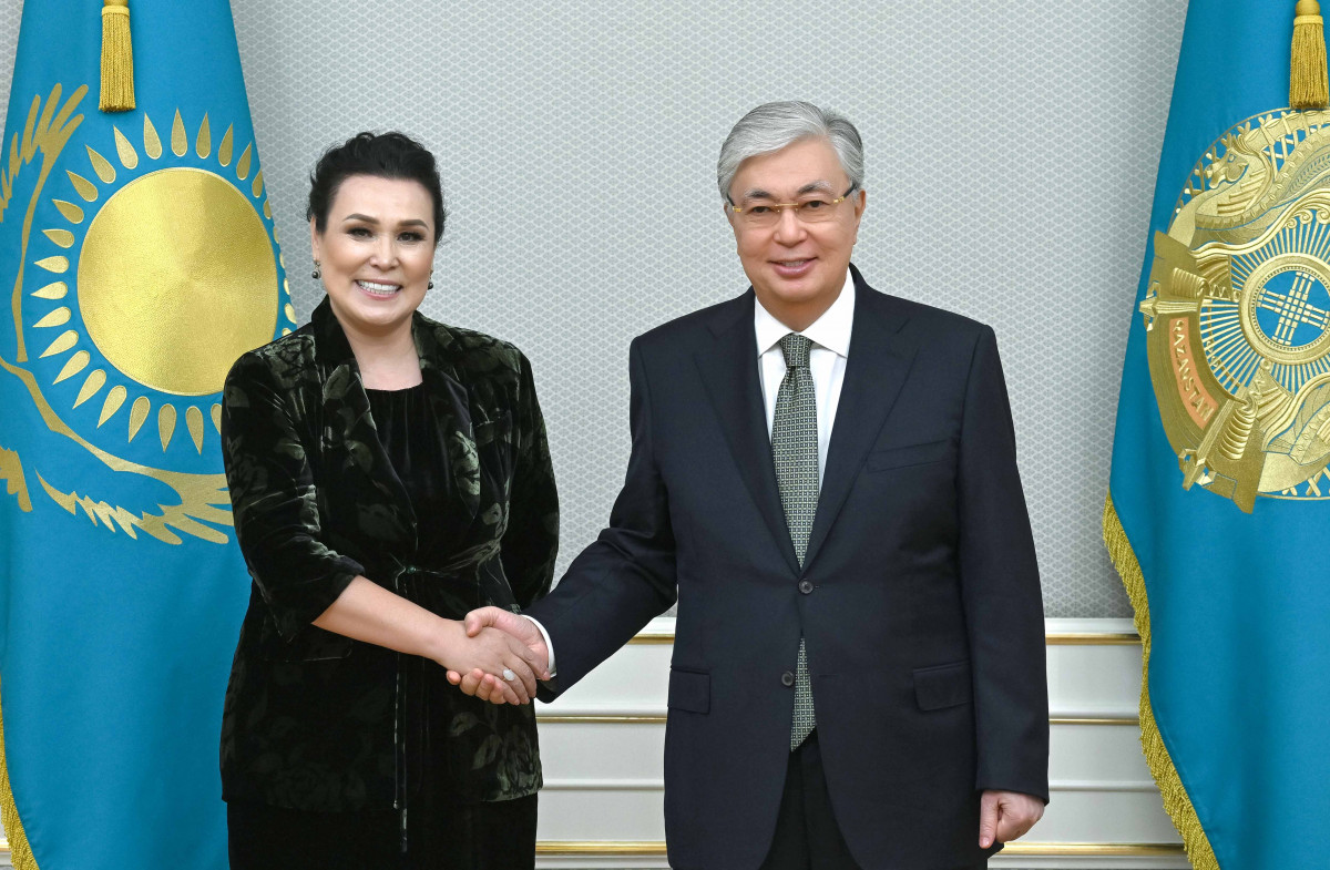 Президент Қазақстанның еңбек сіңірген әртісі Майра Мұхамедқызын қабылдады