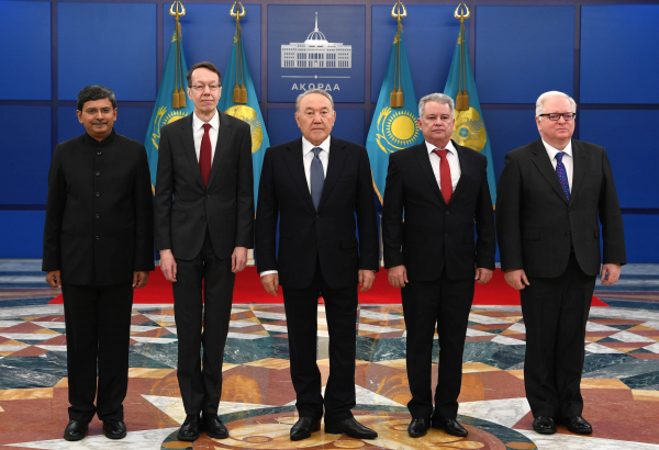 Нұрсұлтан Назарбаев шетел елшілерінен сенім грамоталарын қабылдады