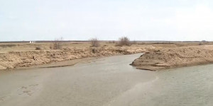 Жители Карагандинской станции Сортировочная просят построить переправу через реку Солодка