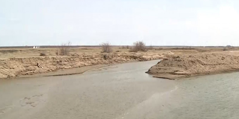 Жители Карагандинской станции Сортировочная просят построить переправу через реку Солодка