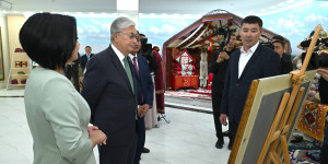 Глава государства посетил центр «Анаға тағзым»