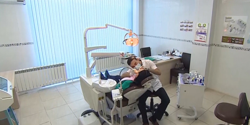 В МЗ РК намерены отозвать лицензию у стоматологии, где 2-летняя девочка впала в кому