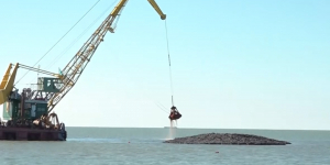 Расчистка канала в Каспийском море вернет реке Урал статус судоходной