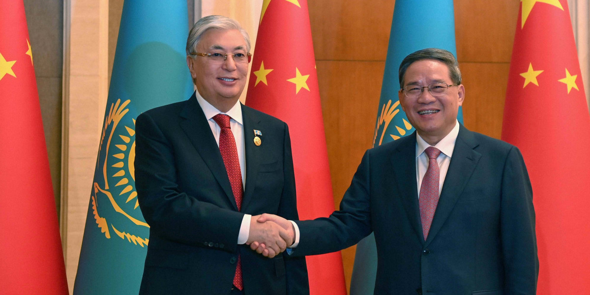 Президент Казахстана встретился с Премьером Государственного совета КНР