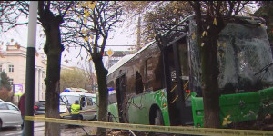 Алматыда жолаушылар автобусының соқтығысуы бойынша сот талқылауы басталды