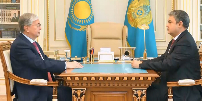 К. Токаев принял вновь назначенного посла Казахстана в России Е. Кошербаева