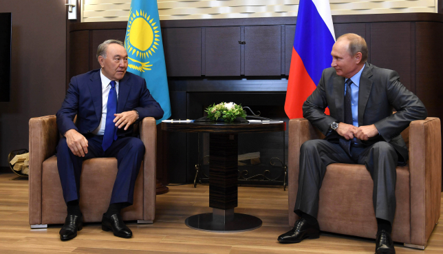 Мемлекет басшысы Нұрсұлтан Назарбаев пен Владимир Путин екіжақты кездесу өткізді
