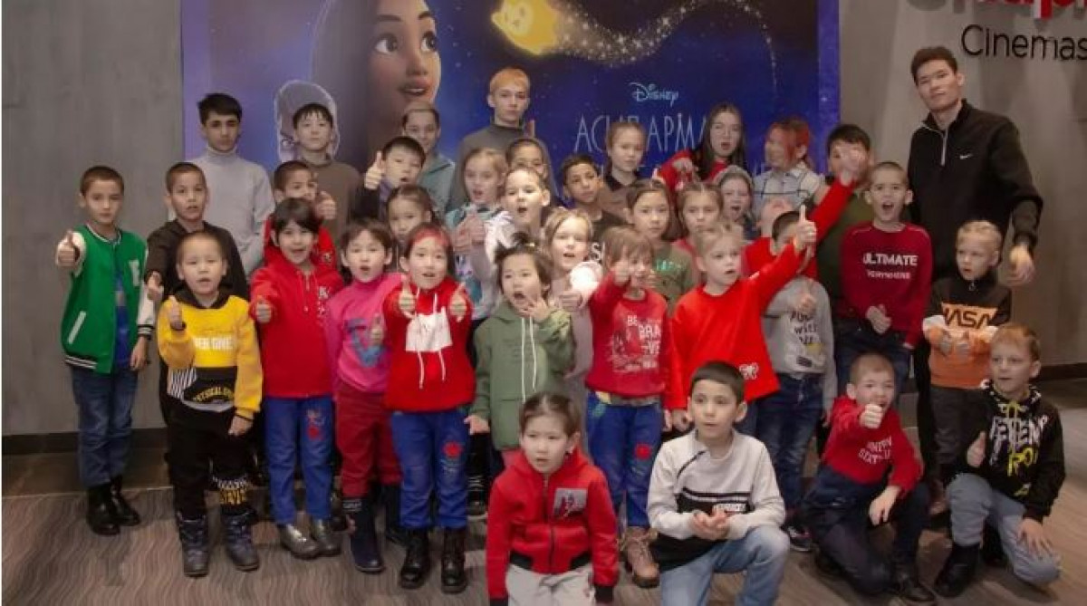 «Хабар» Агенттігі балалар үйінің тәрбиеленушілеріне жаңажылдық тосынсый жасады
