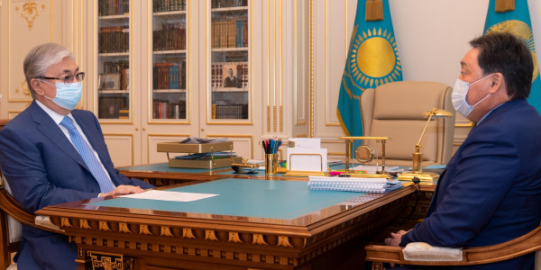 Глава государства переговорил с премьер-министром