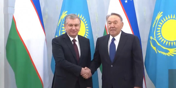 Елбасы встретился с Шавкатом Мирзиёевым