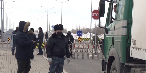 Жители близлежащих поселков столицы могут заезжать и выезжать без препятствий