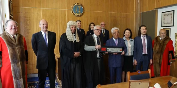 Тарихта алғаш рет отандасымыз Лондондық Ситидің құрметті азаматы атағына ие болды