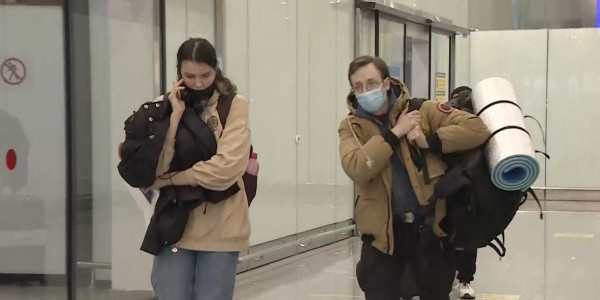 Украинадан эвакуацияланған қазақстандықтар мінген үшінші борт елге оралды