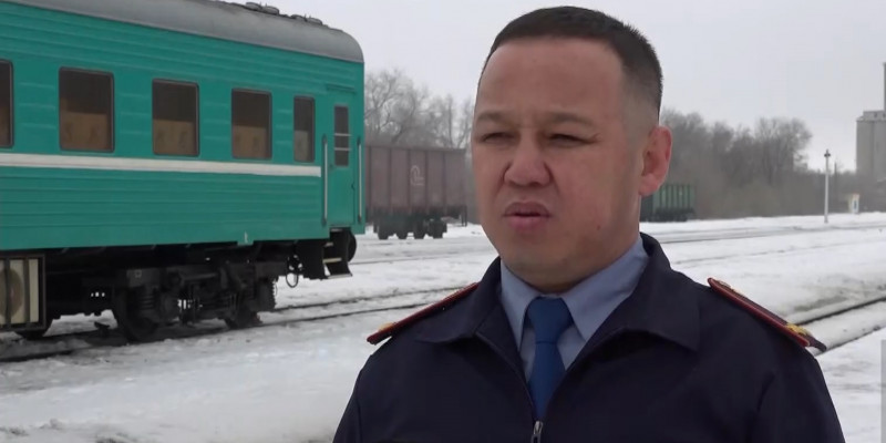 Сотрудник полиции в Уральске спас роженицу в поезде