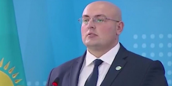 Русский парень с казахской душой: сельчанин активно агитирует к изучению госязыка