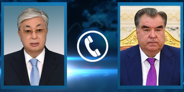 Глава государства провел телефонный разговор с президентом Таджикистана