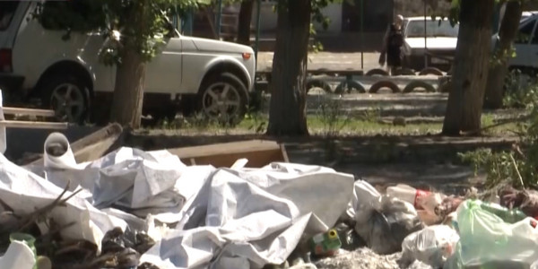 В разных районах Рудного появляются мусорные свалки