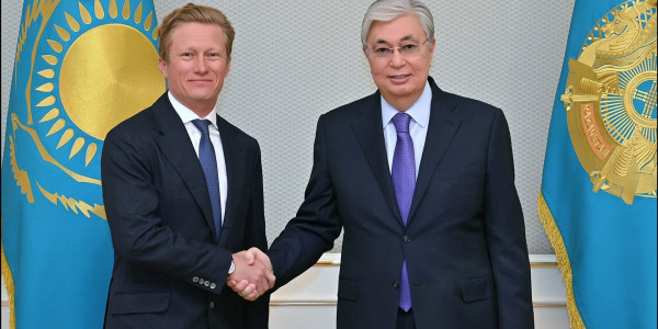 Президент РК встретился с Александром Винокуровым и акимом Жамбылской области