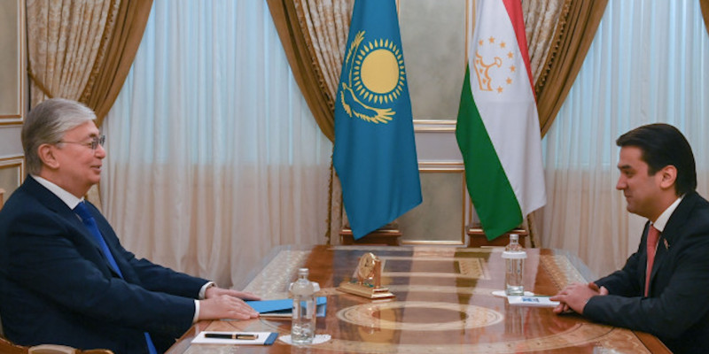 Развитие казахско-таджикских отношений обсудили в Акорде
