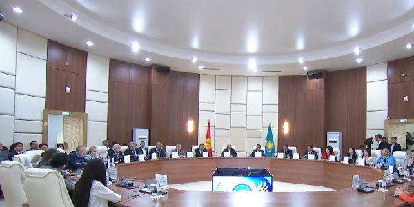 Маулен Ашимбаев ознакомил Нурланбека Шакиева с деятельностью АНК