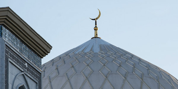 Елбасы и Президент поздравили казахстанцев с праздником Курбан айт