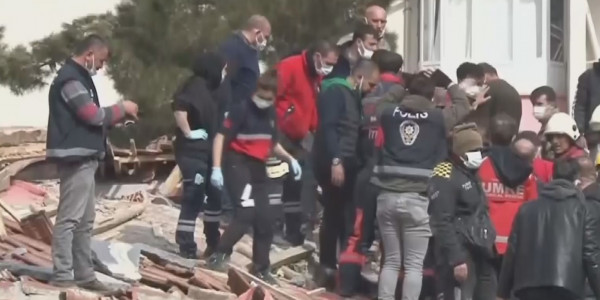 Түркияда дүйсенбіде болған зілзаладан кейін 32 адам құтқарылды