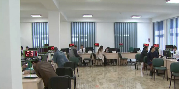 Парламент принял закон по досрочному снятию части пенсионных