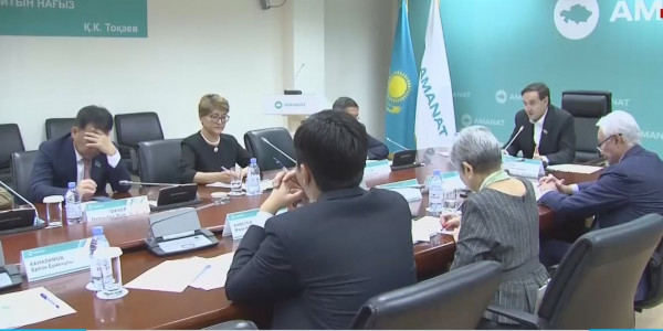 &laquo;Аmanat&raquo; партиясының мүшелері көпқабатты үйлер мәселесіндегі қиындықтарды талқылады