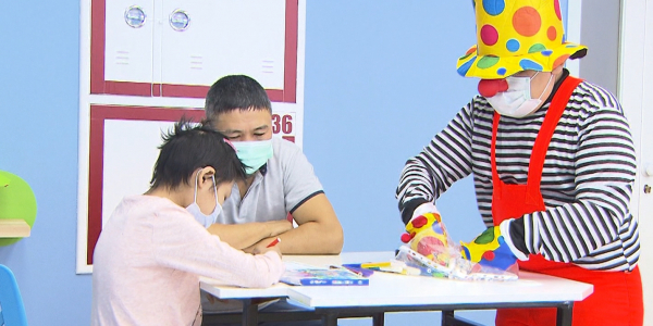 Алматы тұрғыны Самат Рамазанов науқас балаларға көмектесіп жүр