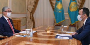 Глава государства встретился с председателем Сената М. Ашимбаевым