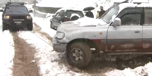 Алматылықтар он жылдан бері жергілікті биліктен жолды асфальттауын сұрап келеді