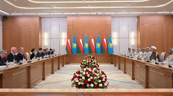 Қ. Тоқаев пен Хайсам бен Тариқ Әл Саид кеңейтілген құрамда келіссөз жүргізді