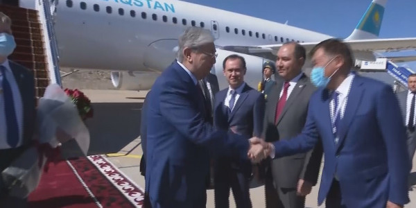 Қасым-Жомарт Тоқаев ресми сапармен Қырғызстанға барды