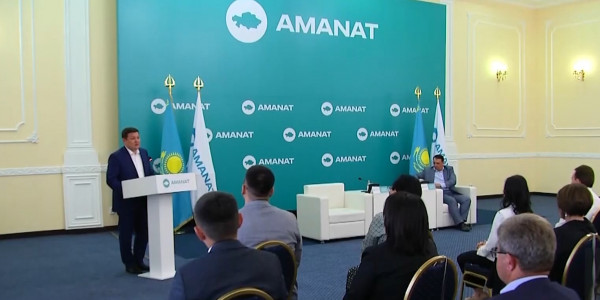 О сути поправок рассказали аманатовцы населению Павлодарской области